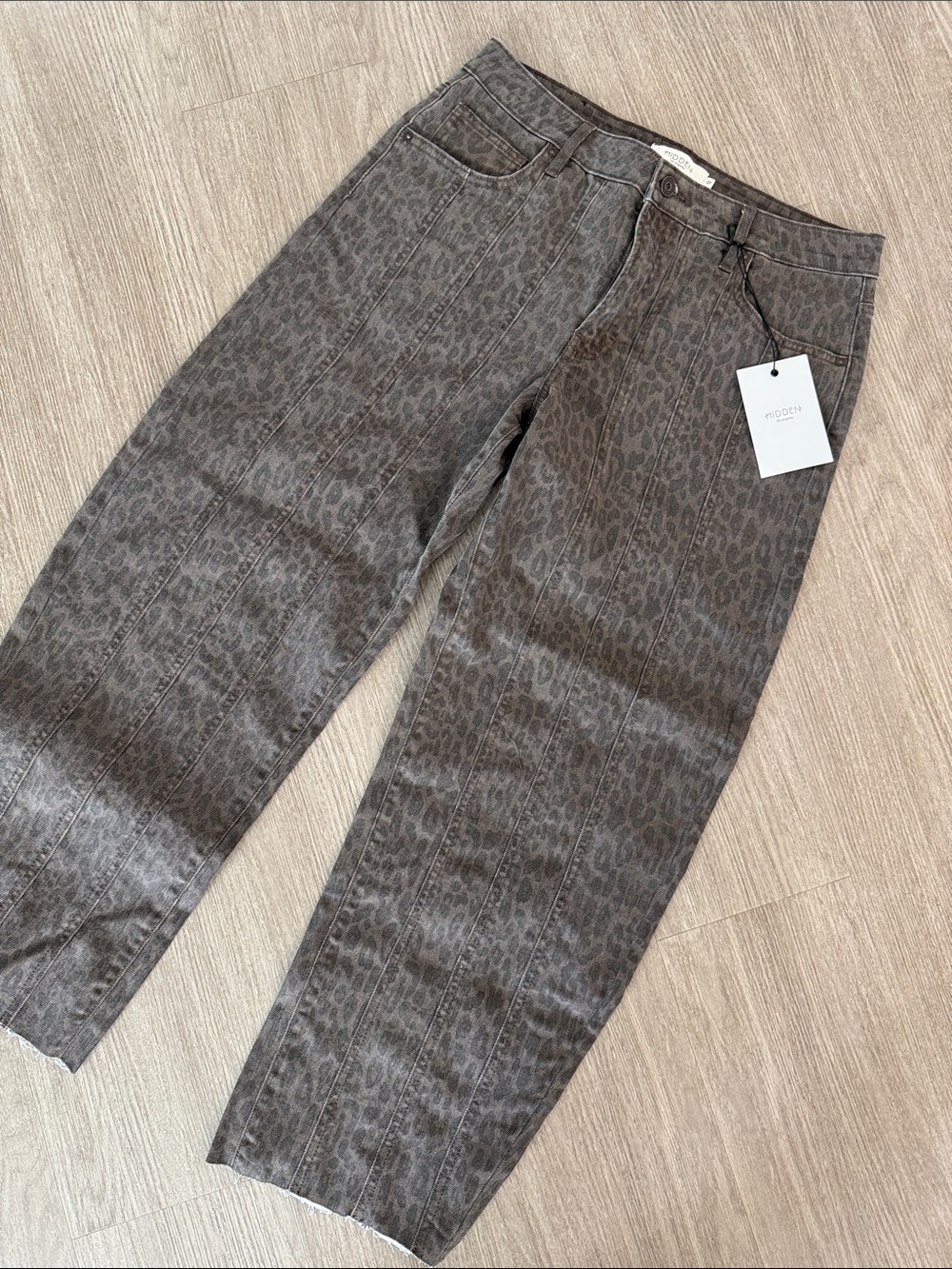 Women’s Barrel Leopard-Print Jeans